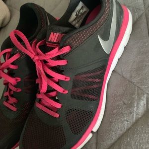 Pink & black nike shoes